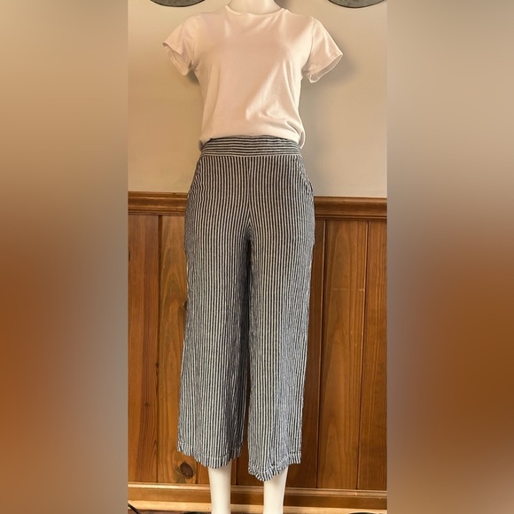 Wide leg Linen/Rayon XS white & navy blue capri pants, great w denim jacket/top - Picture 2 of 12